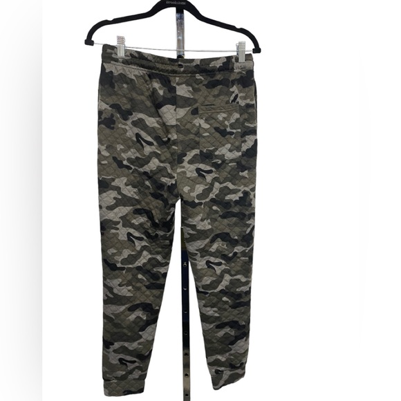 Public Record standard fit quilted jogger style pants camouflage size small - Picture 2 of 3